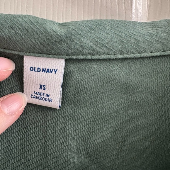 Old Navy Green Button-Up Shirt - Picture 4 of 7
